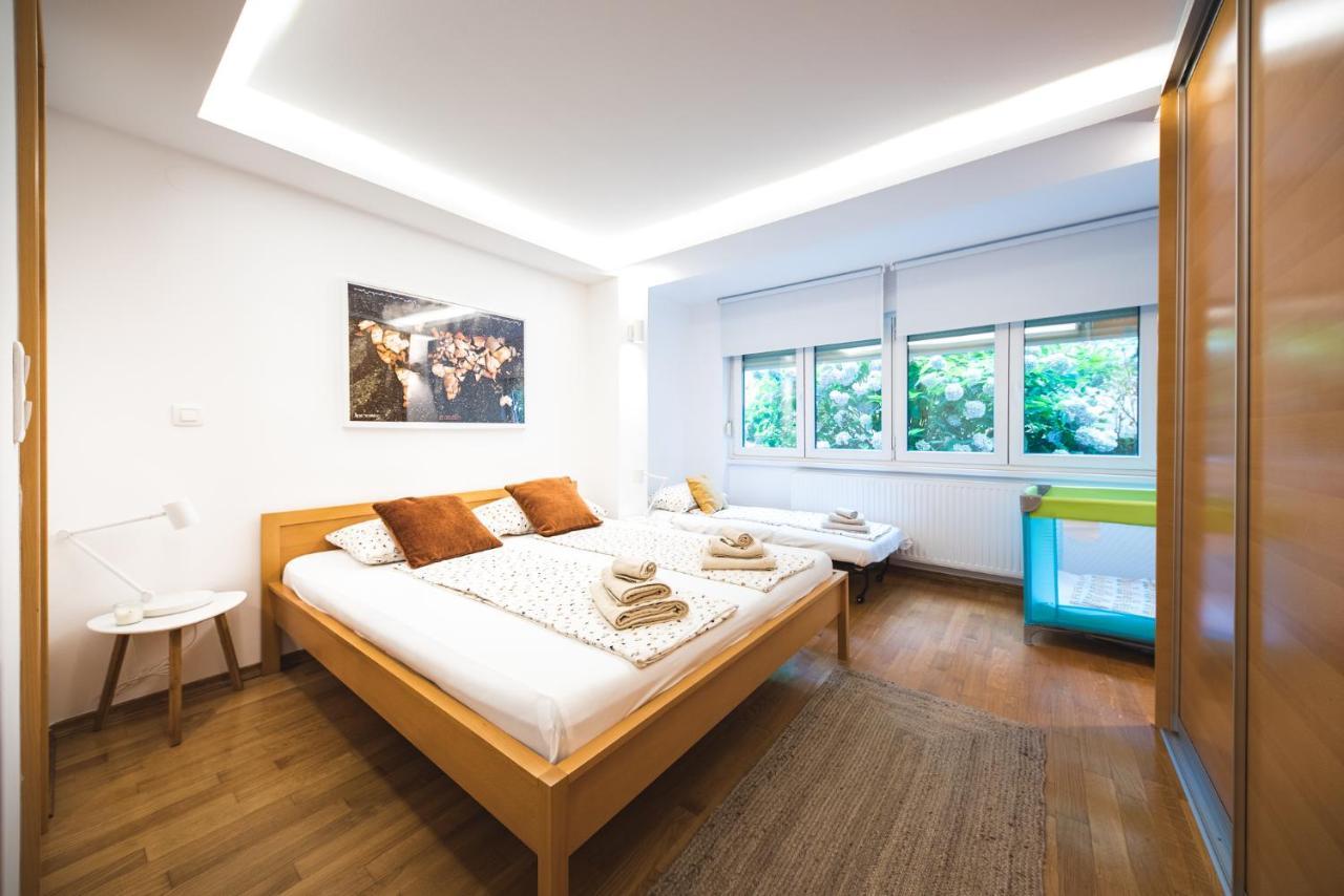 Sleep, Eat, Repeat And Park Your Car In City Center Zagabria Esterno foto
