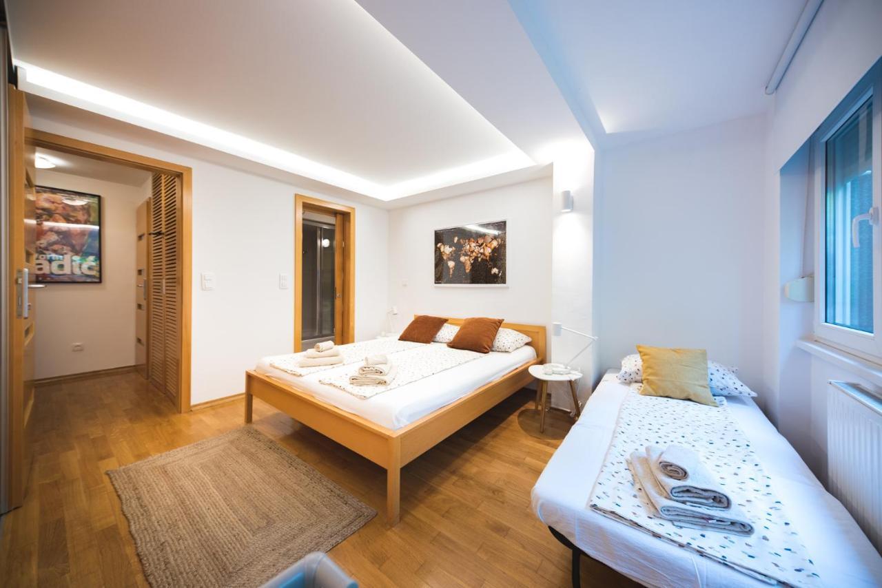 Sleep, Eat, Repeat And Park Your Car In City Center Zagabria Esterno foto